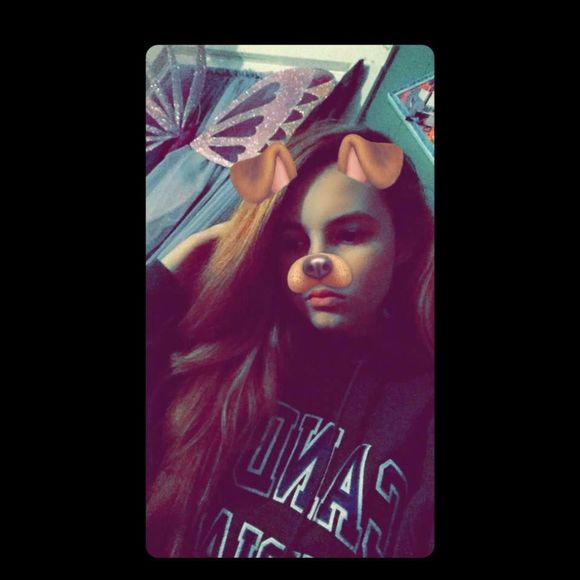 Meet your Posher, Alexia - Picture 1 of 1